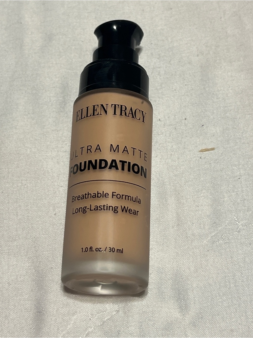 Ellen Tracy Ultra Matte Foundation - Beige